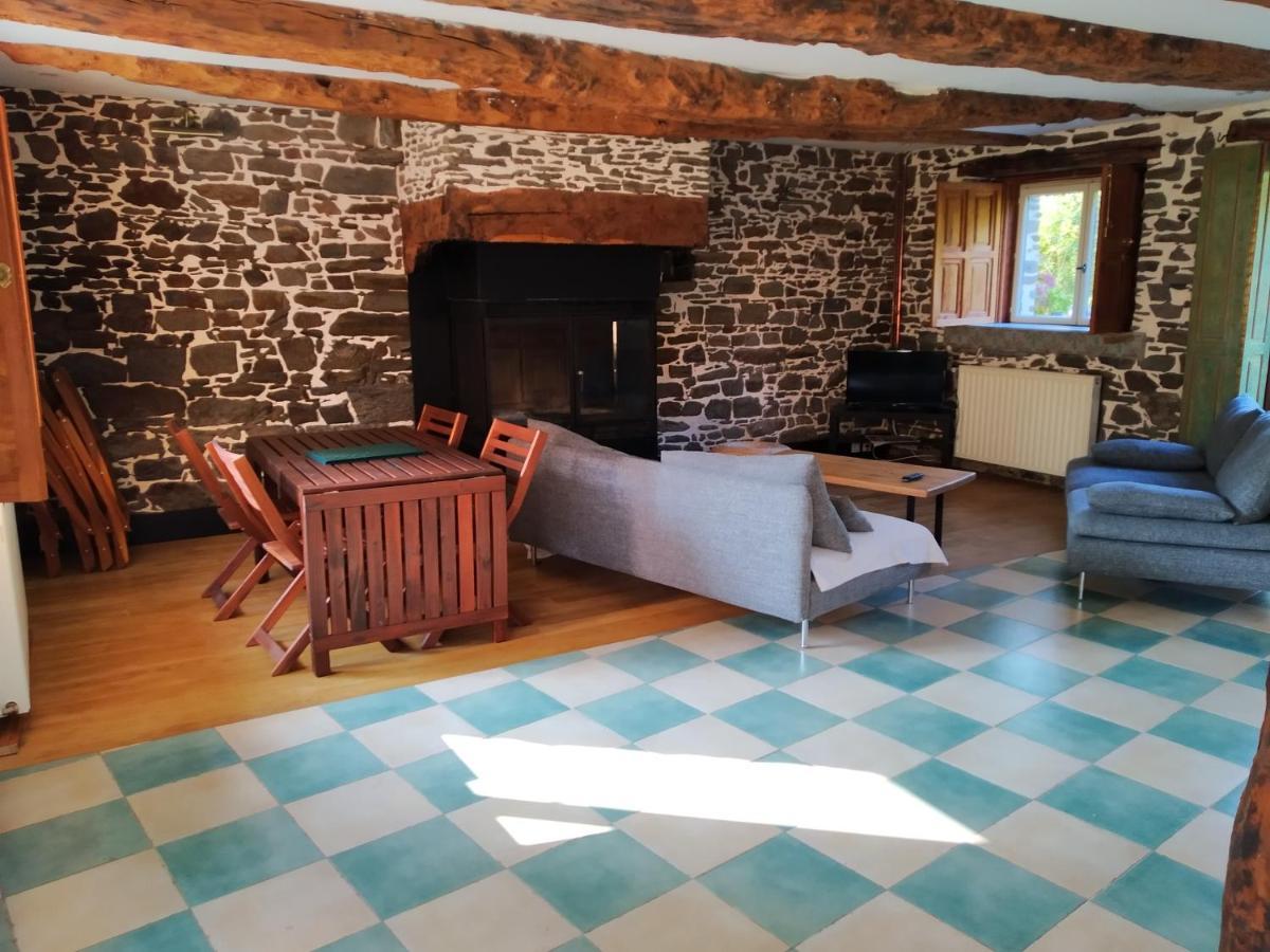 Maison En Pierre Dans Son Nid De Verdure Roz-Landrieux Dış mekan fotoğraf