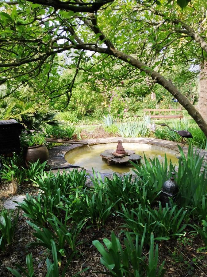 Maison En Pierre Dans Son Nid De Verdure Roz-Landrieux Dış mekan fotoğraf
