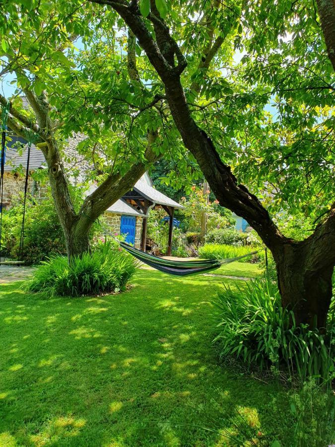 Maison En Pierre Dans Son Nid De Verdure Roz-Landrieux Dış mekan fotoğraf