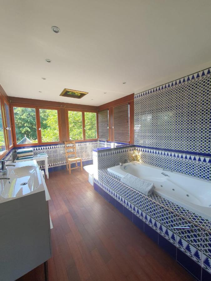 Maison En Pierre Dans Son Nid De Verdure Roz-Landrieux Dış mekan fotoğraf