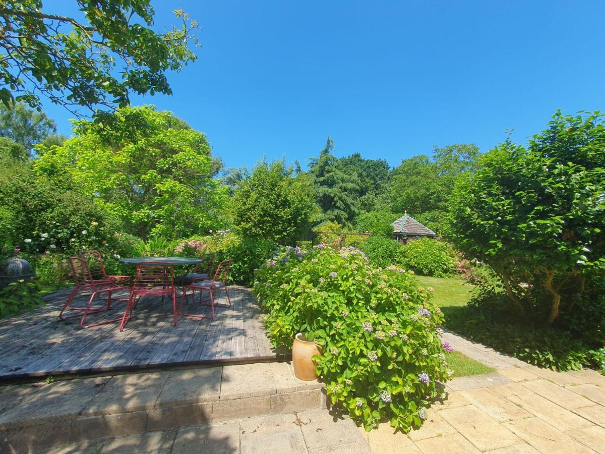 Maison En Pierre Dans Son Nid De Verdure Roz-Landrieux Dış mekan fotoğraf