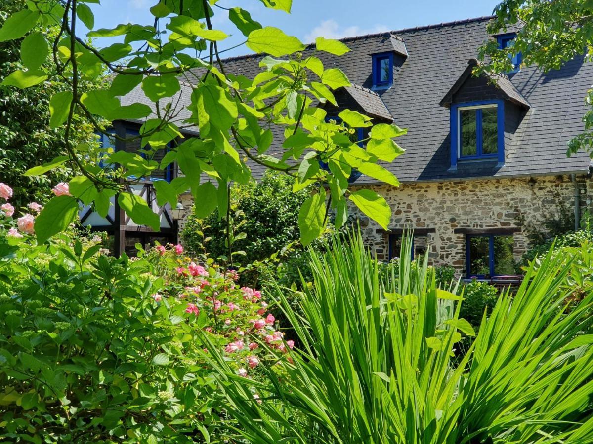 Maison En Pierre Dans Son Nid De Verdure Roz-Landrieux Dış mekan fotoğraf